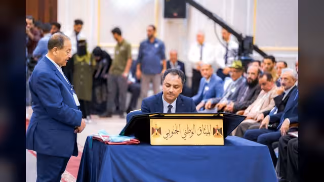 قرارات الزبيدي بشأن رؤساء الهيئات والقيادة التنفيذية والمستشارين والخارجية