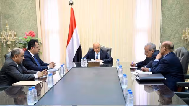 اجتماع اقتصادي للرئاسي والحكومة والمركزي اليمني في عدن