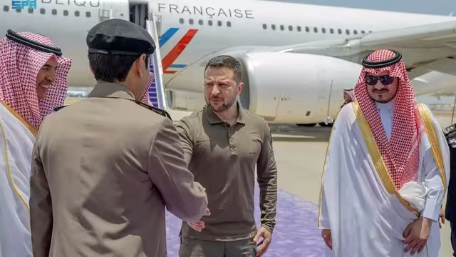 الرئيس الأوكراني ضمن المشاركين في القمة العربية بالسعودية