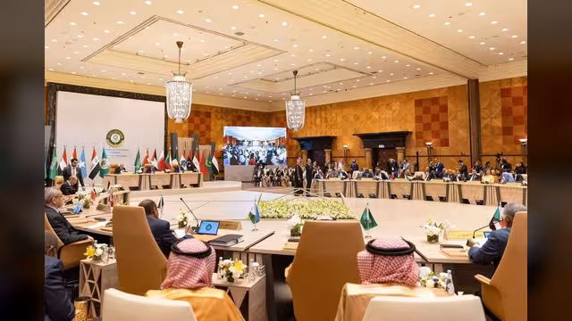 قرارات القمة العربية توضح الموقف في اليمن بـ12 بنداً (النص)