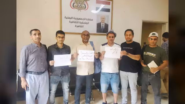 طلاب اليمن المبتعثون في مصر يواصلون الاحتجاج للمطالبة بمستحقاتهم