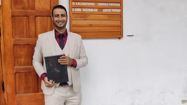 الدكتوراة للباحث اليمني أحمد فؤاد مساوى في الأدب الانجليزي من الجامعة العثمانية