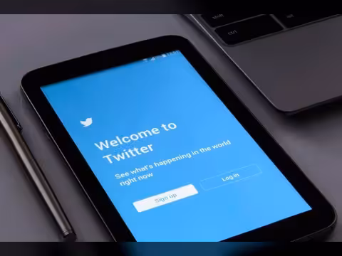 ثريدز يجبر تويتر على إعادة هذه الميزة المهمة للمستخدمين