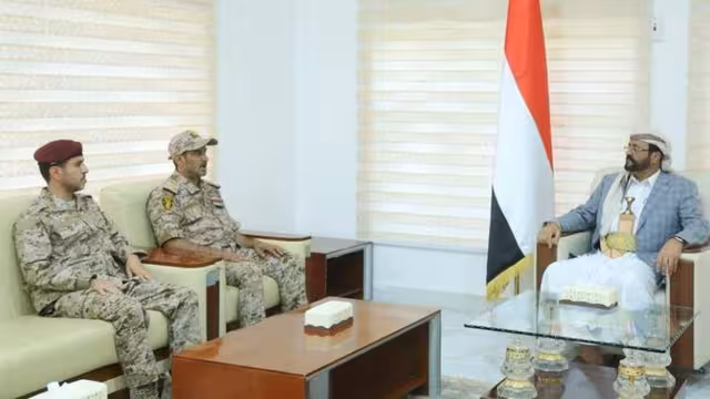 مأرب: العرادة يناقش التطورات العسكرية مع رئيس الأركان