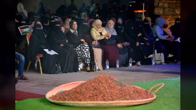 في يومه السنوي: أعراس البن اليمني بمهرجان في المخا (صور)