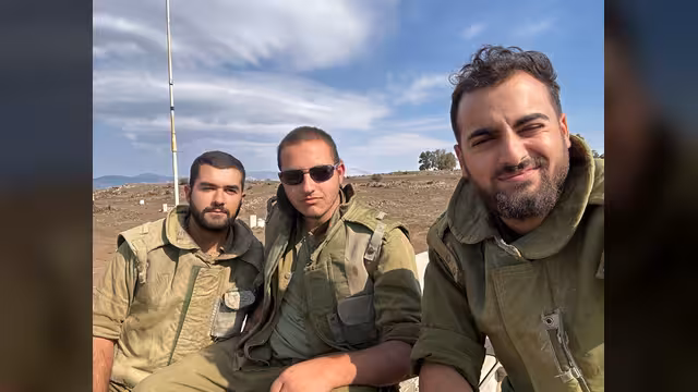 صورة.. يهودي يمني في إسرائيل يتوعد الحوثيين ويحصد ملايين المشاهدات