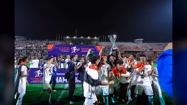 ماذا قال الرئيس العليمي ورئيسا البرلمان والحكومة عن فوز المنتخب اليمني؟