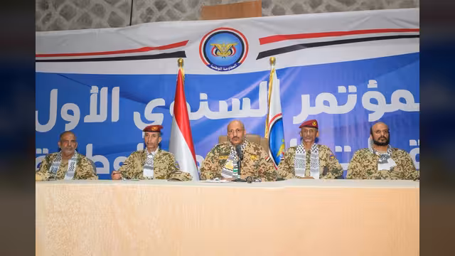 طارق صالح بشأن التحالف الدولي في البحر الأحمر: حدودنا المياه اليمنية