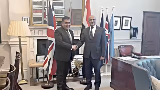 طارق صالح يبحث مع وزير الشرق الأوسط البريطاني تطورات اليمن (فيديو)