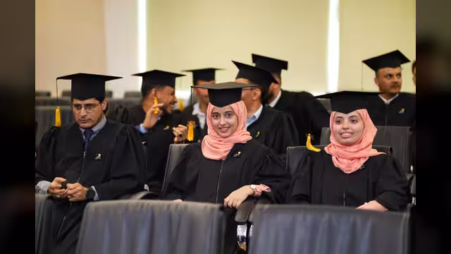 بالصور.. هائل سعيد تحتفي بتخرج دفعة أولى شباب انطلاقة