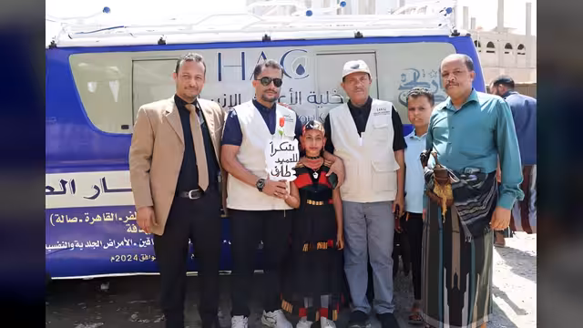 الخلية الإنسانية تدشن مشروع إفطار الصائم في تعز والحديدة