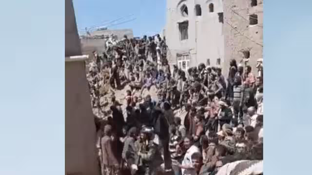 فيديو.. هذا ما ردده الحوثيون لحظة تفجير منازل في رداع