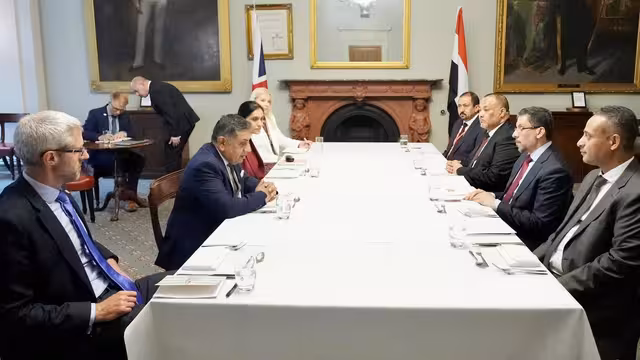 سفير اليمن يكشف حصيلة نقاشات بن مبارك إلى بريطانيا