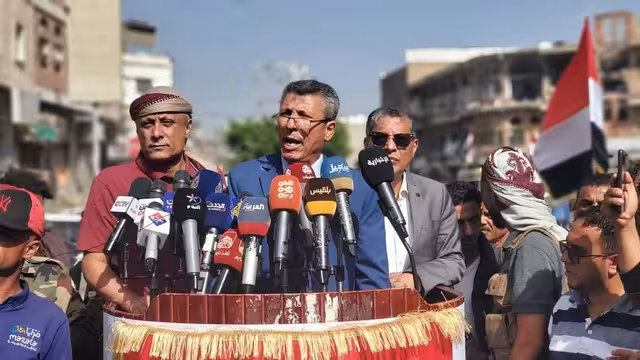 تعز.. إزالة جدار الفصل بعد 9 سنوات من العزل والحصار