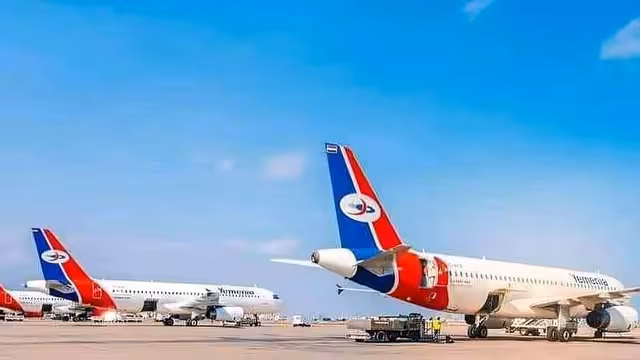 الحكومة تعتبر احتجاز الحوثيين طائرات اليمنية تصعيداً خطيراً