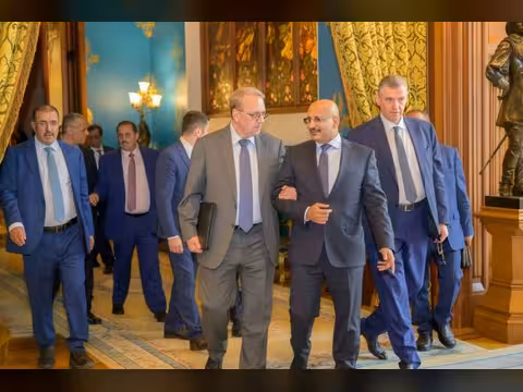 موسكو: طارق صالح يعقد جلسة مباحثات مع وزير الخارجية الروسي