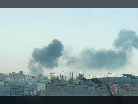 انفجارات جراء غارات جوية في صنعاء والحديدة شمال وغرب اليمن