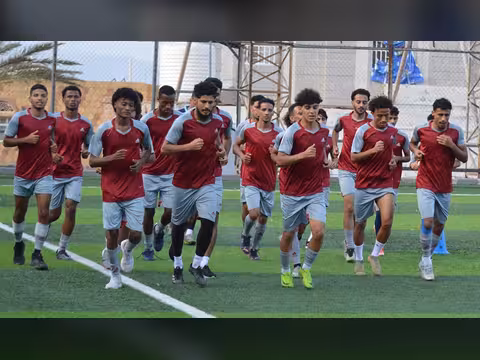 منتخب اليمن يجري تدريبات استعداداً لخليجي 26 في الكويت