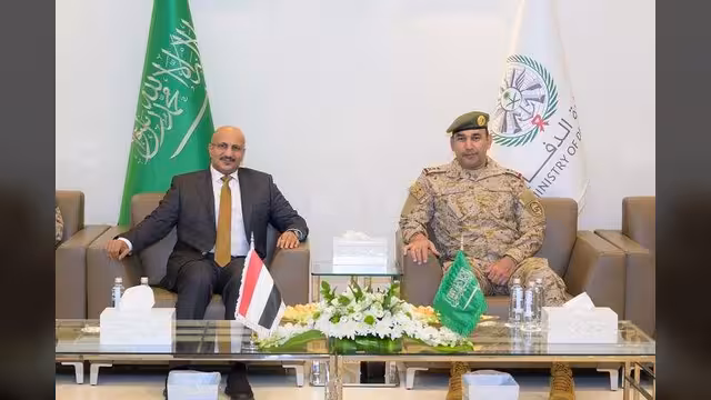طارق صالح يبحث الوضع في اليمن مع قائد القوات المشتركة