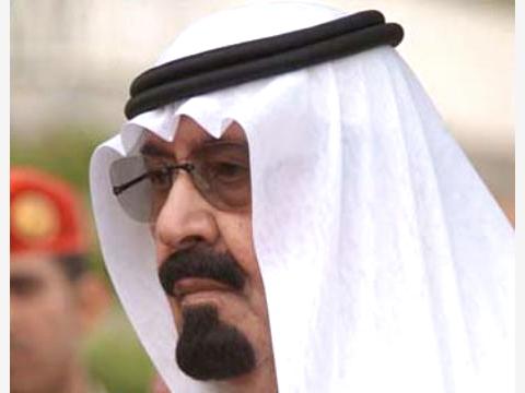 العاهل السعودي يقوم بأول تعديل وزاري منذ توليه مقاليد الحكم في 2005