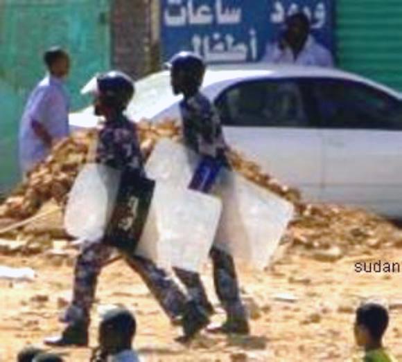 صدامات بين الشرطة ومتظاهرين في السودان