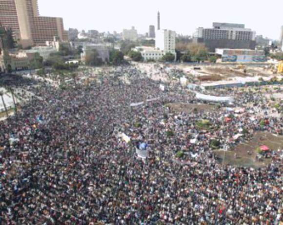 مصر: الرئاسة 8 سنوات كحد اقصى والجيش يعتذر عن تفريق اعتصام بالقوة