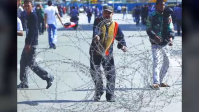 مصر : صدام بين الجيش وفلول نظام مبارك في ميدان التحرير بالقاهرة