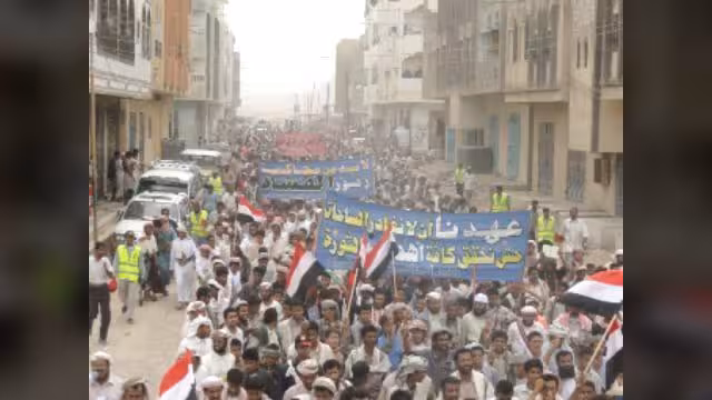 شباب الثورة في شبوة يرفضون المبادرات التي لا تخدم الثورة