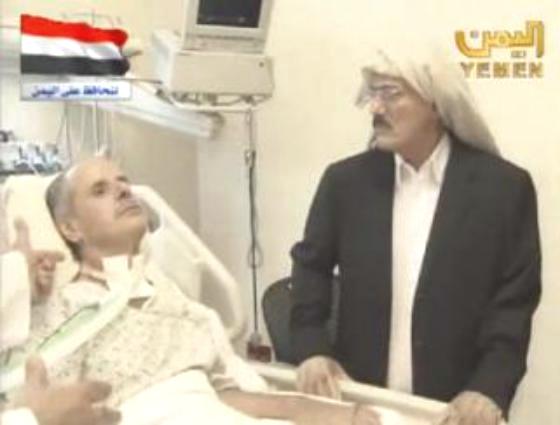 الرئيس يزور العميد سالم الوحيشي المصاب في كمين حوثي غادر