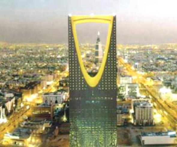 محكمة سعودية تبدأ محاكمة 85 متشددا
