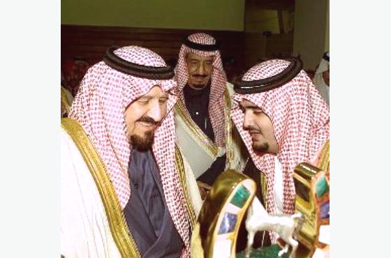 الأمير عبدالعزيز بن فهد يرثي سلطان بقصيدة خاصة