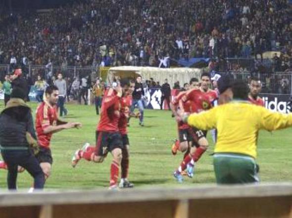 عسكري مصر يعلن الحداد 3 ايام على خلفية أحداث بورسعيد (فيديو)