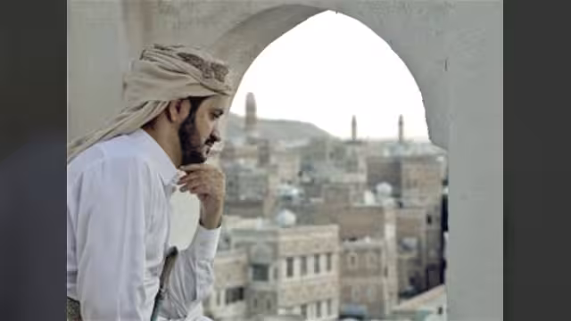 "الثورة المتردّدة".. أول فيلم يوثق للثورة اليمنية للمخرج شين مكاليستر