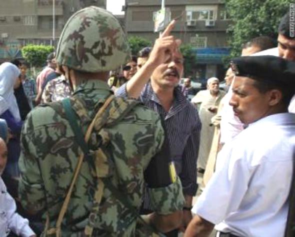 مصر: تمديد فترة التصويت لساعات و18 إصابة أثناء الاقتراع
