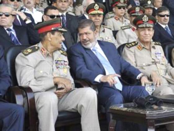 مرسي يجتمع مع المشير طنطاوي وسامي عنان