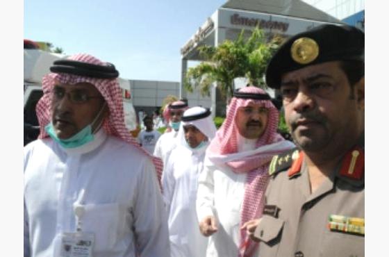 محافظ جدة يباشر حادث حريق مستشفى بقشان