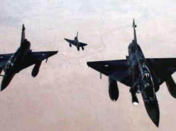 الطيران الفرنسي يكثف ضرباته في مالي