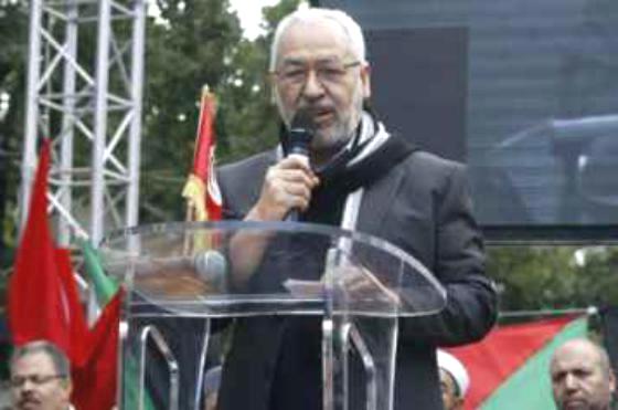 الغنوشي يدعو لائتلاف ويؤكد بقاء النهضة بالحكم