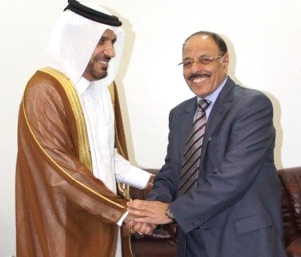 اللواء علي محسن يعود إلى صنعاء ويستقبل ثلاثة سفراء بمكتبه بالقصر الجمهوري
