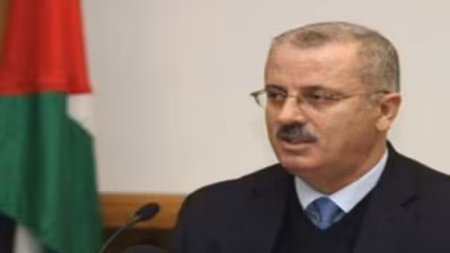 رئيس الوزراء الفلسطيني الجديد يقدم استقالته