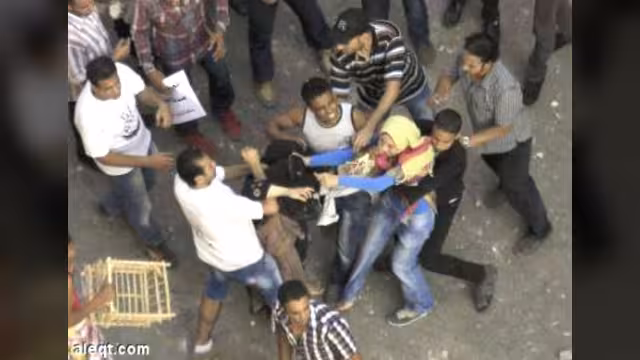 هيومن رايتس: نحو 100 حالة تحرش جنسي واغتصاب في ميدان التحرير بالقاهرة