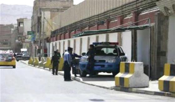 مقتل أحد أفراد حراسة السفارة الايطالية في اليمن برصاص مسلحين يستقلون دراجة نارية