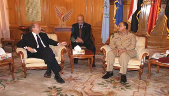 وزير الدفاع ورئيس هيئة الأركان يلتقيان السفير الأمريكي بمناسبة انتهاء فترة عمله