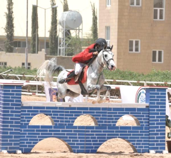 إلياس الخميسي يتوج بطلا للناشئين في بطولة رئيس الجمهورية الخامسة للفروسية
