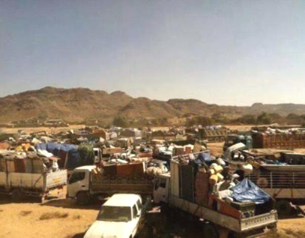 دماج: أكثر من 700 دينة عالقة في صعدة ومعها الأطفال والنساء بسبب تقاعس هادي عن إيجار النقل