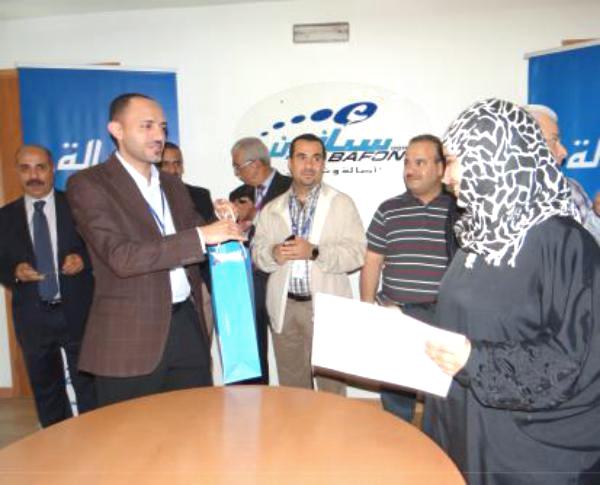 سبأفون تكرم مجموعة من الموظفات المبرزات