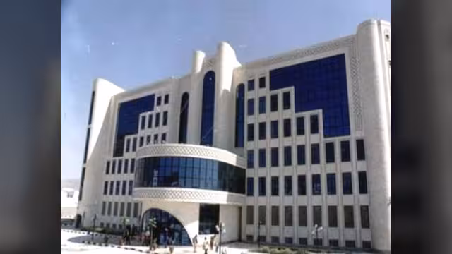 شركة النفط تعلن ضخ كمية مليون و 250 ألف لتر من مادة البنزين للعاصمة صنعاء