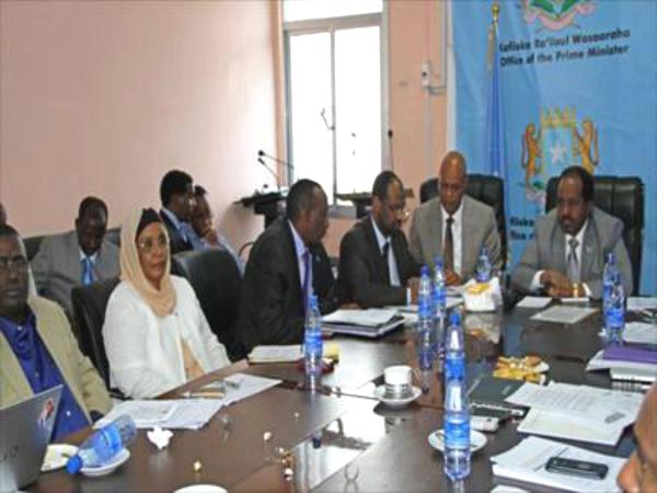 حكومة الصومال تعرض عفواً على أعضاء حركة الشباب