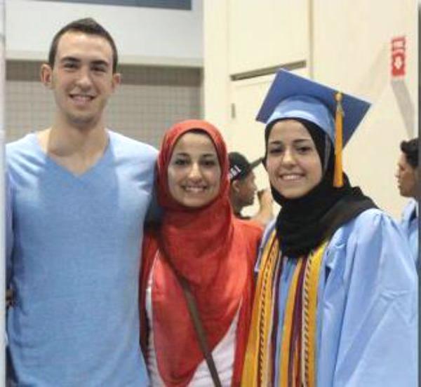 قتل ثلاثة مسلمين في أميركا: هذا ليس إرهاباً!