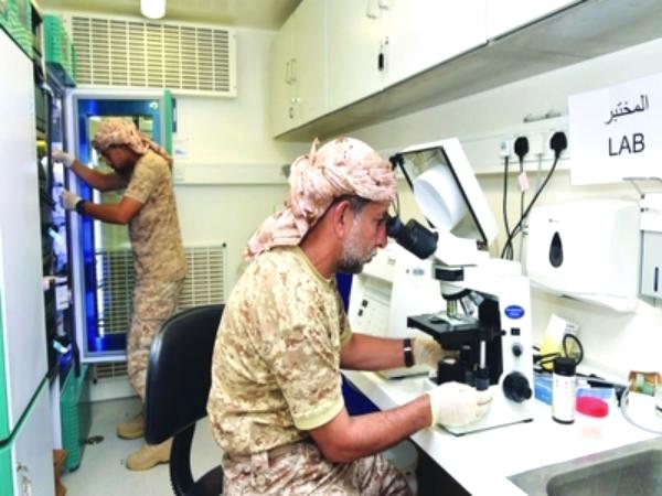 الإمارات تسلم تجهيزات صحية وطبية لمستشفى الجمهورية بعدن